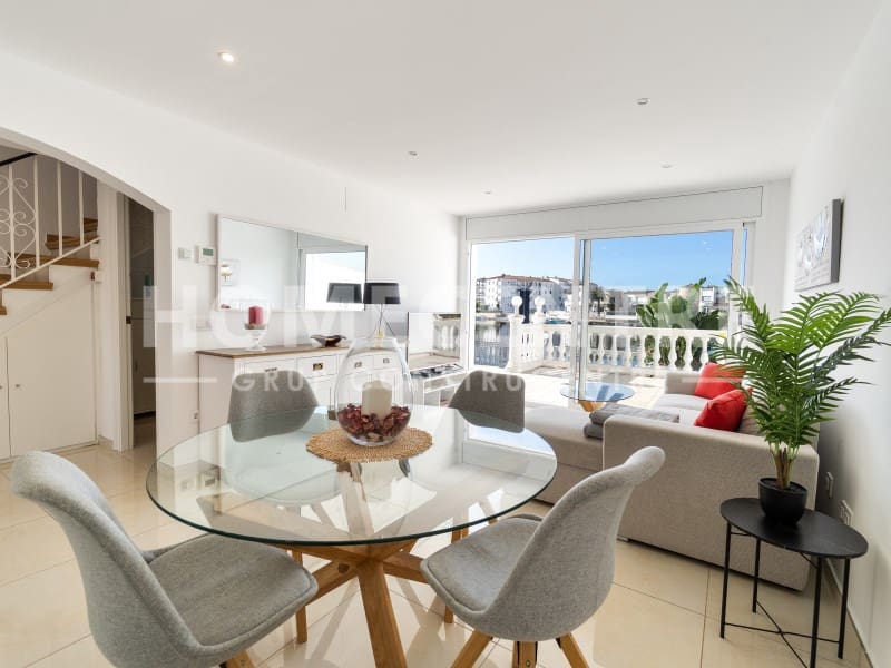 3 Zimmer Reihenhaus zu verkaufen in Empuriabrava mit Garage - 670.000 € (Ref: 9386400)