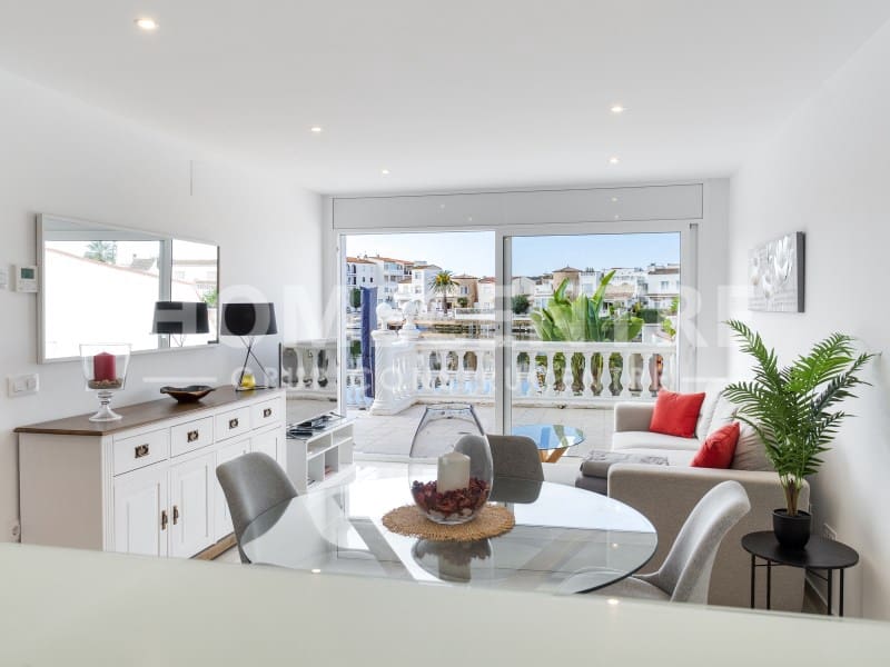 3 Zimmer Reihenhaus zu verkaufen in Empuriabrava mit Garage - 670.000 € (Ref: 9386400)