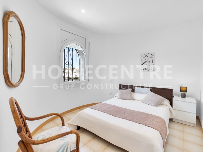 3 Zimmer Reihenhaus zu verkaufen in Empuriabrava mit Garage - 670.000 € (Ref: 9386400)