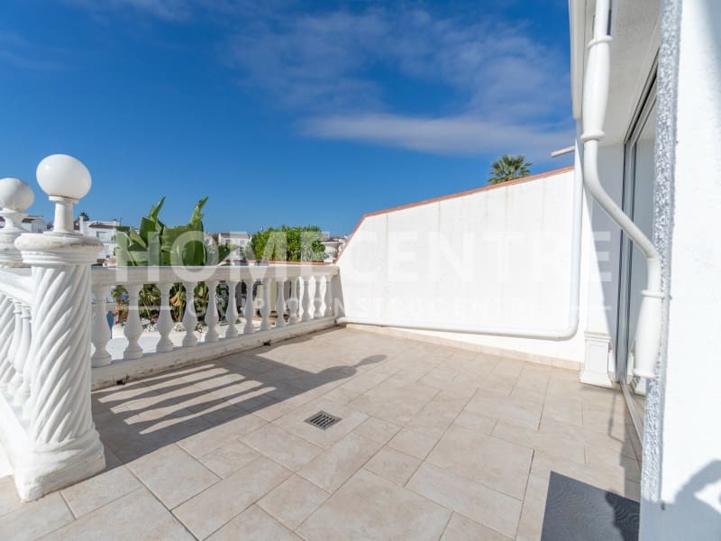 3 Zimmer Reihenhaus zu verkaufen in Empuriabrava mit Garage - 670.000 € (Ref: 9386400)