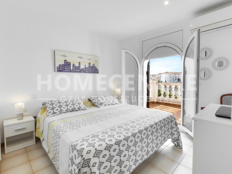 3 Zimmer Reihenhaus zu verkaufen in Empuriabrava mit Garage - 670.000 € (Ref: 9386400)