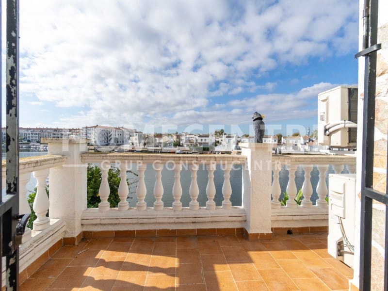 3 Zimmer Reihenhaus zu verkaufen in Empuriabrava mit Garage - 670.000 € (Ref: 9386400)