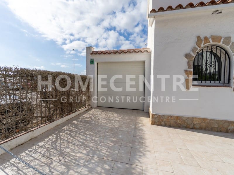 3 Zimmer Reihenhaus zu verkaufen in Empuriabrava mit Garage - 670.000 € (Ref: 9386400)