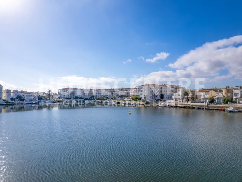 3 Zimmer Reihenhaus zu verkaufen in Empuriabrava mit Garage - 670.000 € (Ref: 9386400)