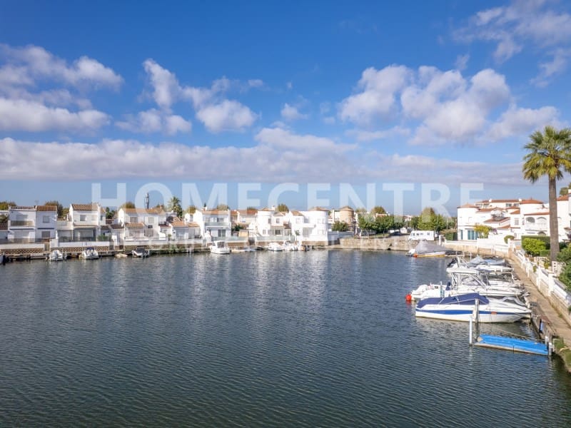 3 Zimmer Reihenhaus zu verkaufen in Empuriabrava mit Garage - 670.000 € (Ref: 9386400)