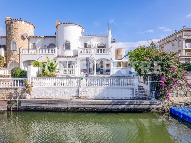 3 Zimmer Reihenhaus zu verkaufen in Empuriabrava, Castelló d'Empúries mit Garage - 670.000 € (Ref: 9386400)