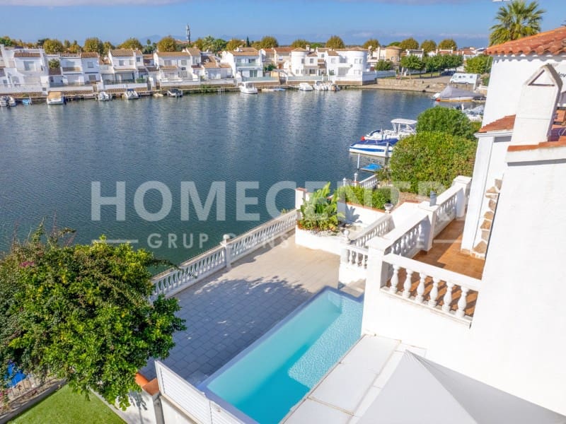 3 Zimmer Reihenhaus zu verkaufen in Empuriabrava mit Garage - 670.000 € (Ref: 9386400)