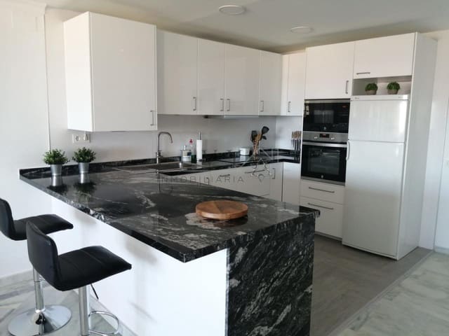 2 makuuhuone Ranta-asunto vuokrattavana paikassa Torrequebrada, Benalmádena mukana uima-altaan 
autotalli - 1 500 € (Ref: 9583194)