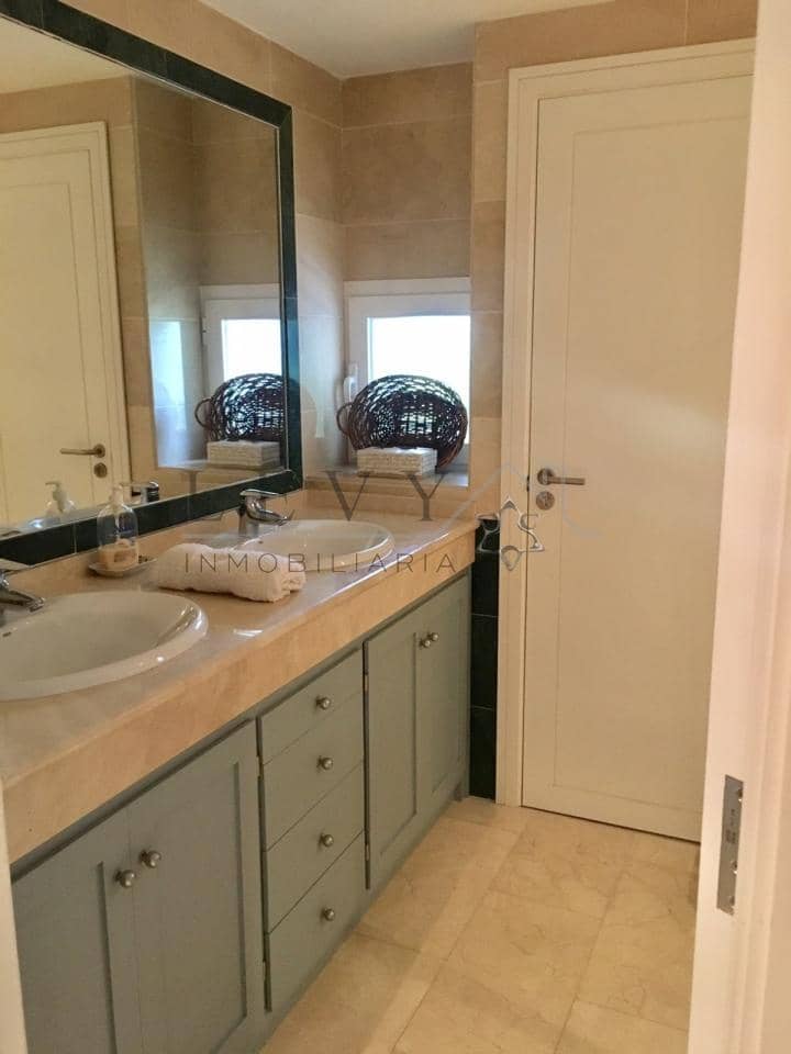 Apartamento de 2 habitaciones en Marbella en venta con piscina garaje - 1.500.000 € (Ref: 9583195)