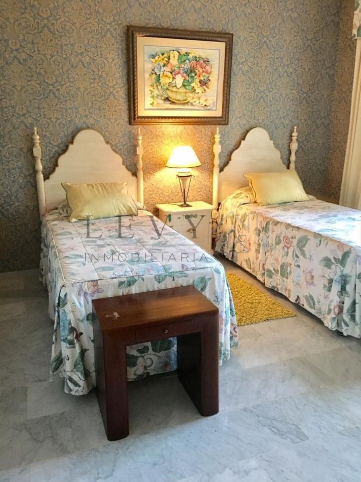 Apartamento de 2 habitaciones en Marbella en venta con piscina garaje - 1.500.000 € (Ref: 9583195)