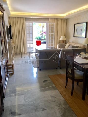 Apartamento de 2 habitaciones en Lomas De Marbella, Marbella en venta - 1.500.000 € (Ref: 9583195)