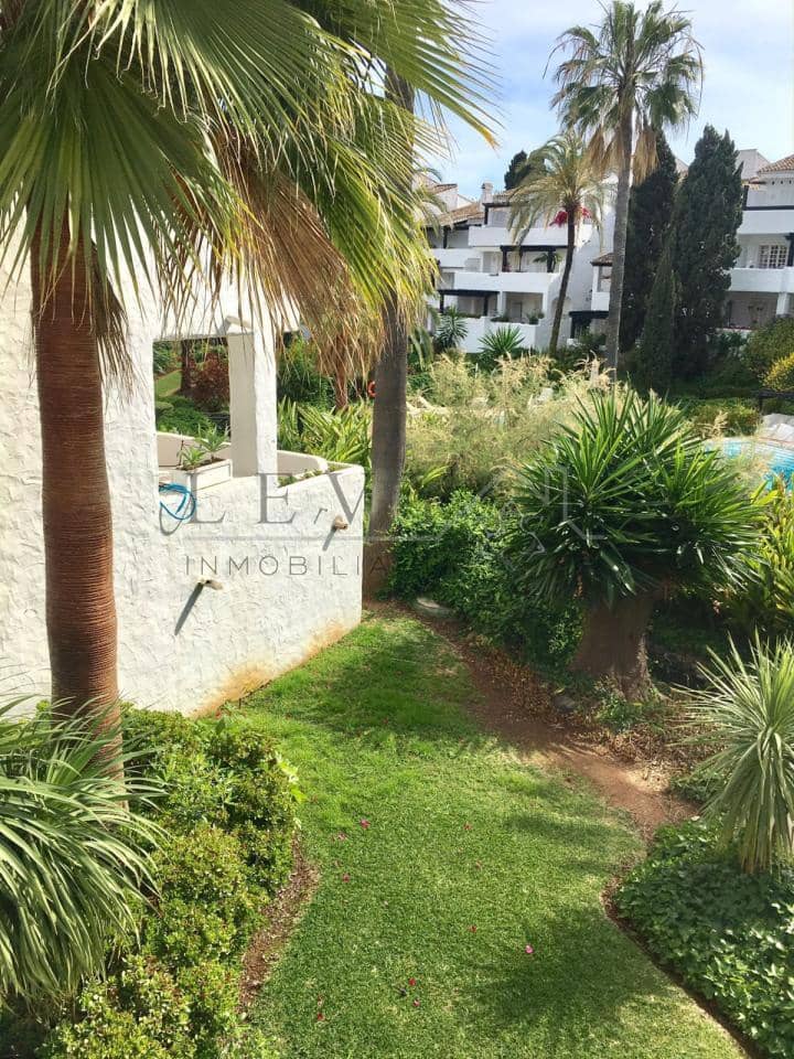 Apartamento de 2 habitaciones en Marbella en venta con piscina garaje - 1.500.000 € (Ref: 9583195)