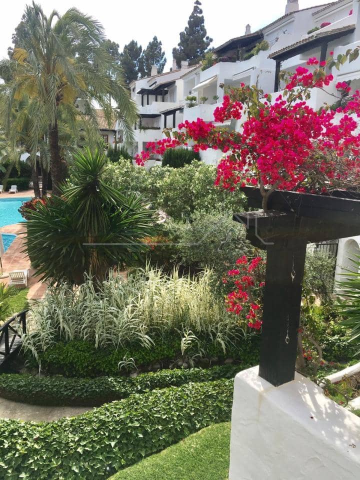 Apartamento de 2 habitaciones en Marbella en venta con piscina garaje - 1.500.000 € (Ref: 9583195)