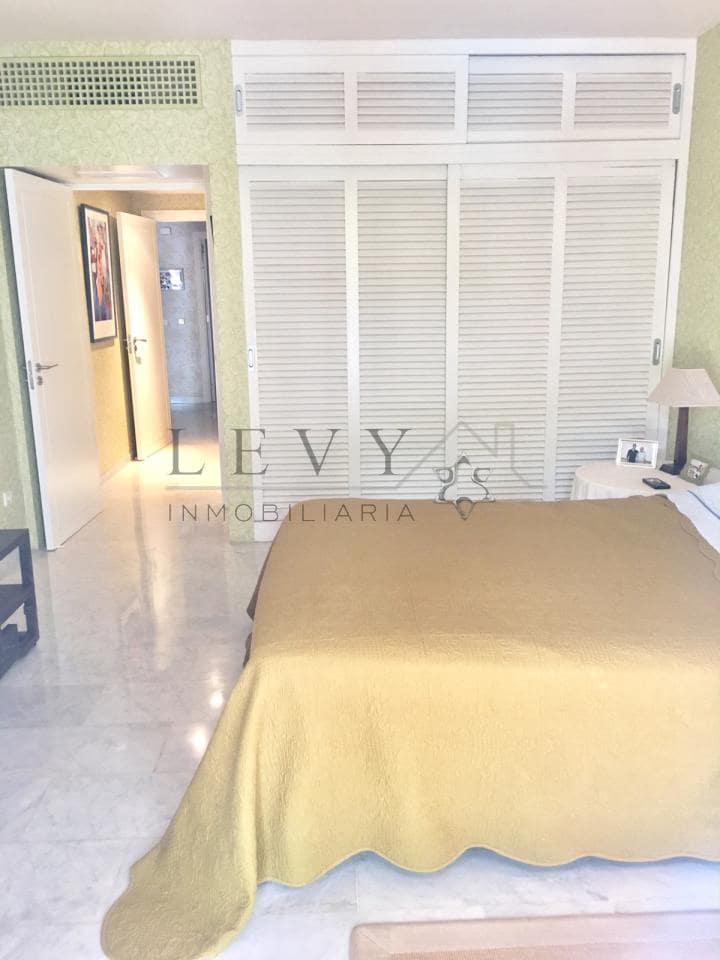 Apartamento de 2 habitaciones en Marbella en venta con piscina garaje - 1.500.000 € (Ref: 9583195)