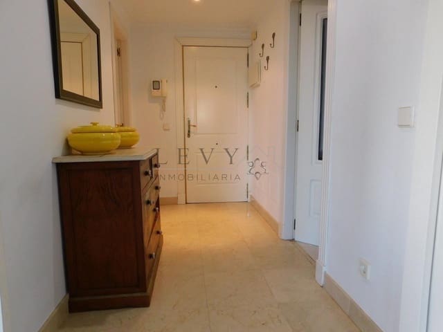 2 quarto Apartamento de Praia para venda em Puerto Banus, Marbella com piscina garagem - 1 500 000 € (Ref: 9583196)