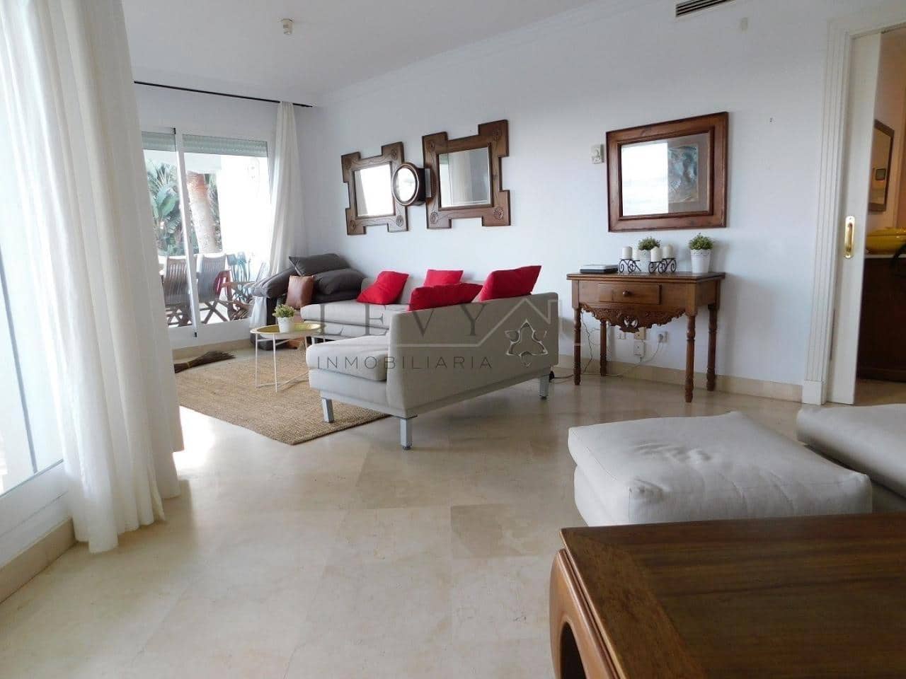 2 Zimmer Strandapartment zu verkaufen in Puerto Banus mit Pool Garage - 1.500.000 € (Ref: 9583196)
