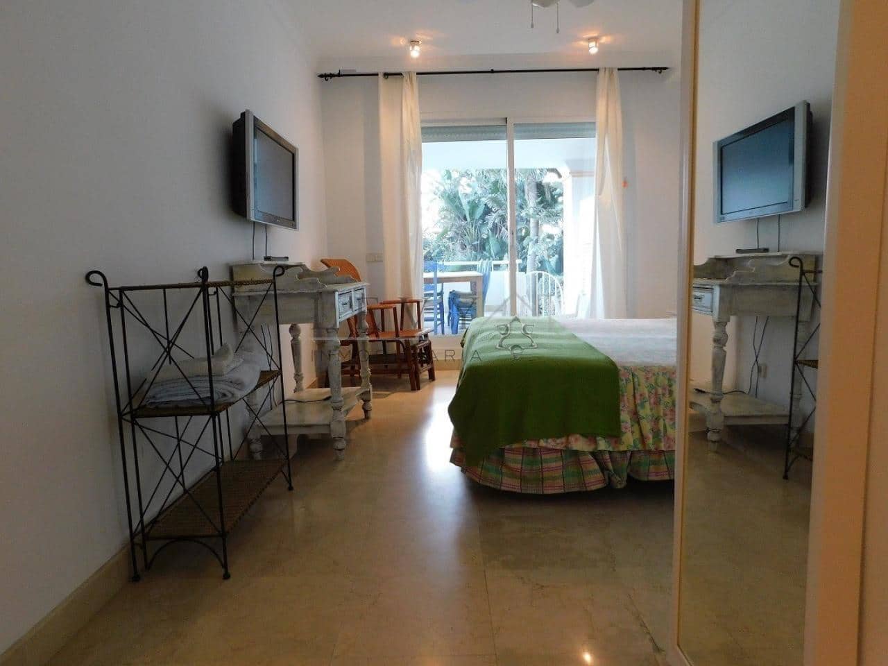 2 Zimmer Strandapartment zu verkaufen in Puerto Banus mit Pool Garage - 1.500.000 € (Ref: 9583196)