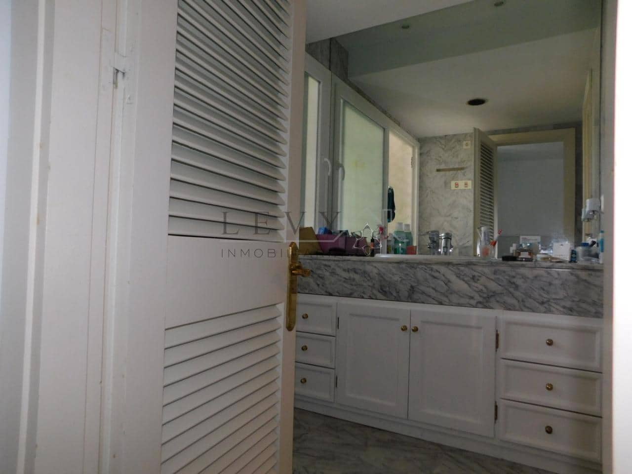 3 slaapkamer Strandappartement te koop in Nueva Andalucia met zwembad garage - € 1.350.000 (Ref: 9583197)