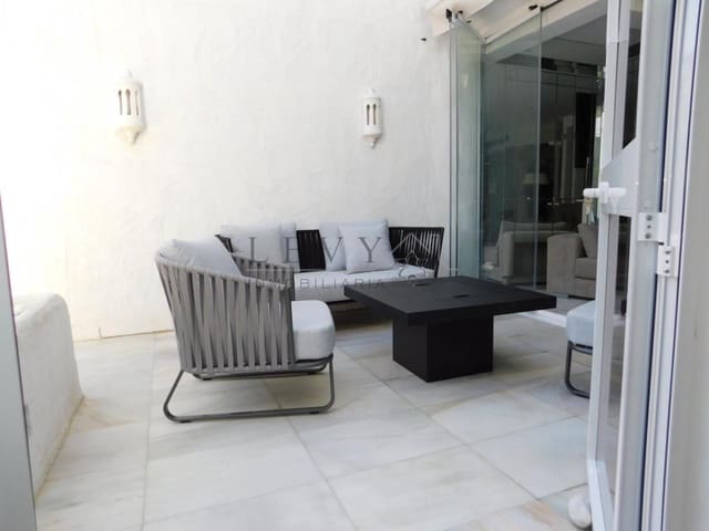 3 slaapkamer Strandappartement te koop in Puerto Banus, Marbella met zwembad garage - € 1.350.000 (Ref: 9583197)