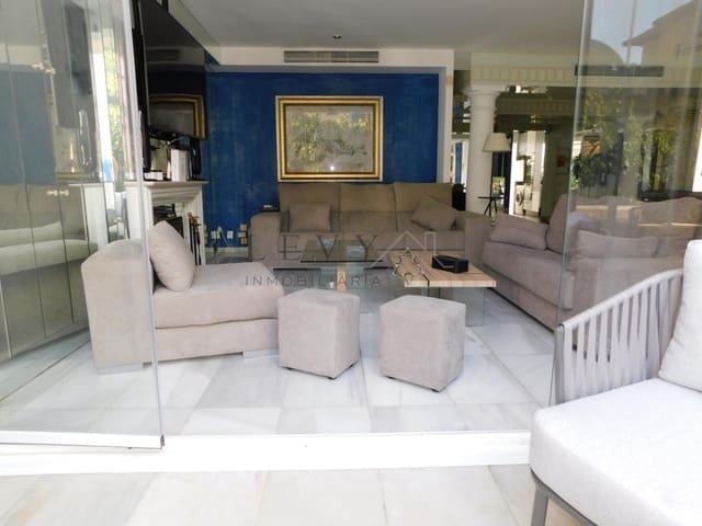 3 slaapkamer Strandappartement te koop in Puerto Banus, Marbella met zwembad garage - € 1.350.000 (Ref: 9583197)