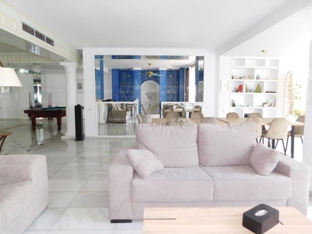 3 slaapkamer Strandappartement te koop in Puerto Banus, Marbella met zwembad garage - € 1.350.000 (Ref: 9583197)
