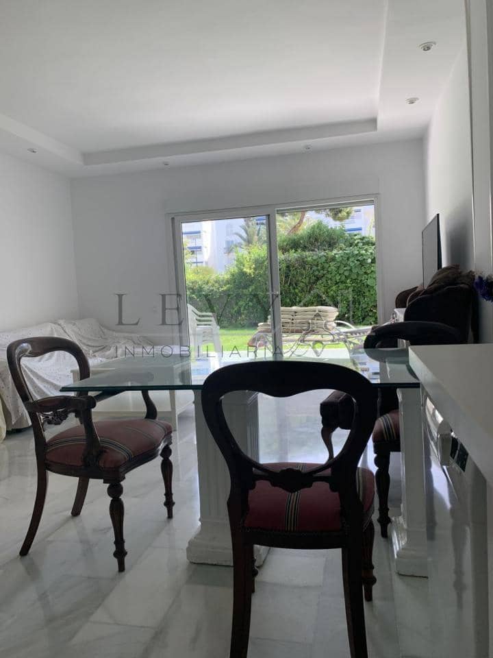 2 slaapkamer Strandappartement te koop in Puerto Banus met zwembad garage - € 700.000 (Ref: 9583199)