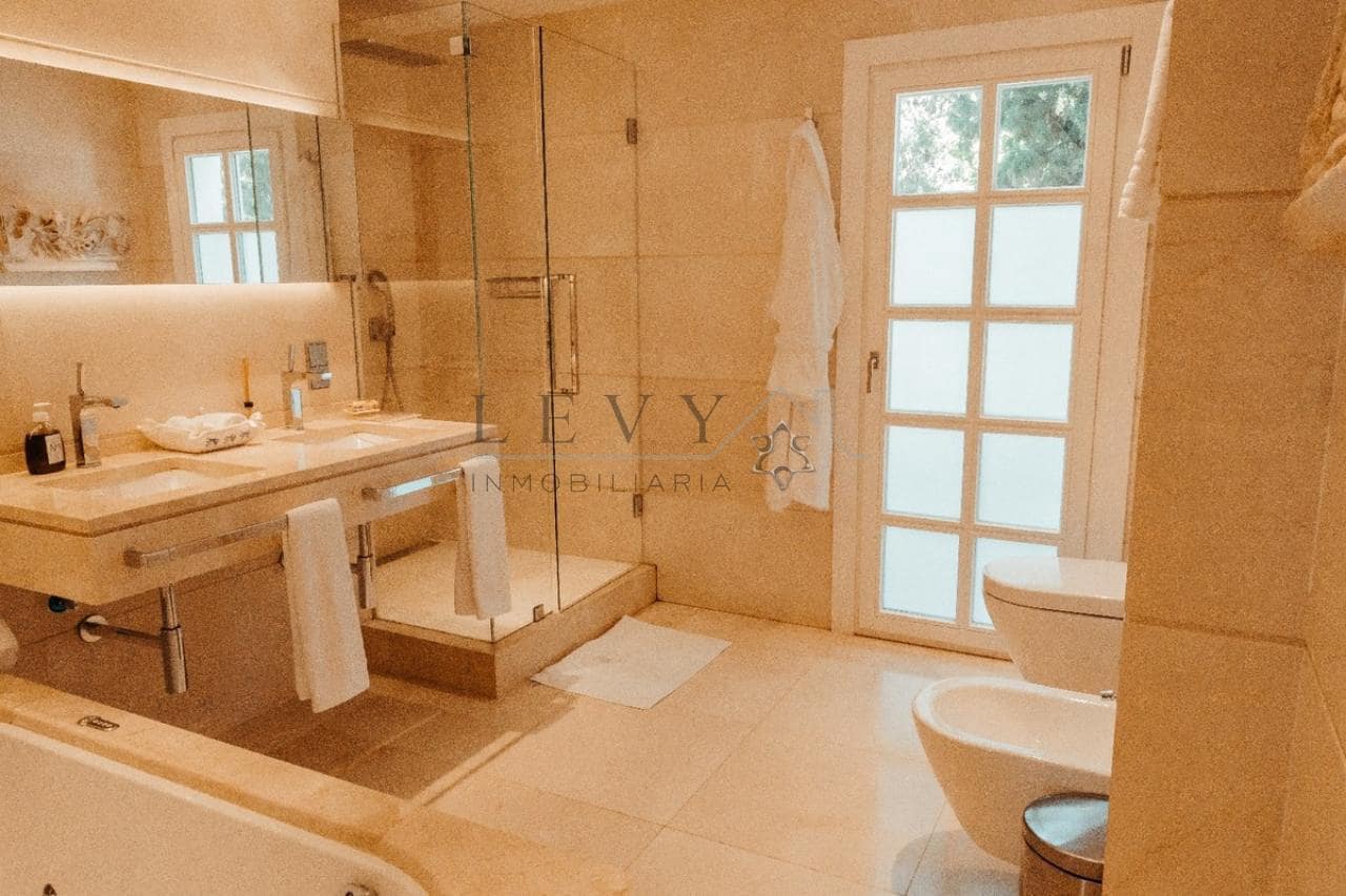 1 chambre Appartement à vendre à Marbella avec piscine garage - 1 100 000 € (Ref: 9583200)