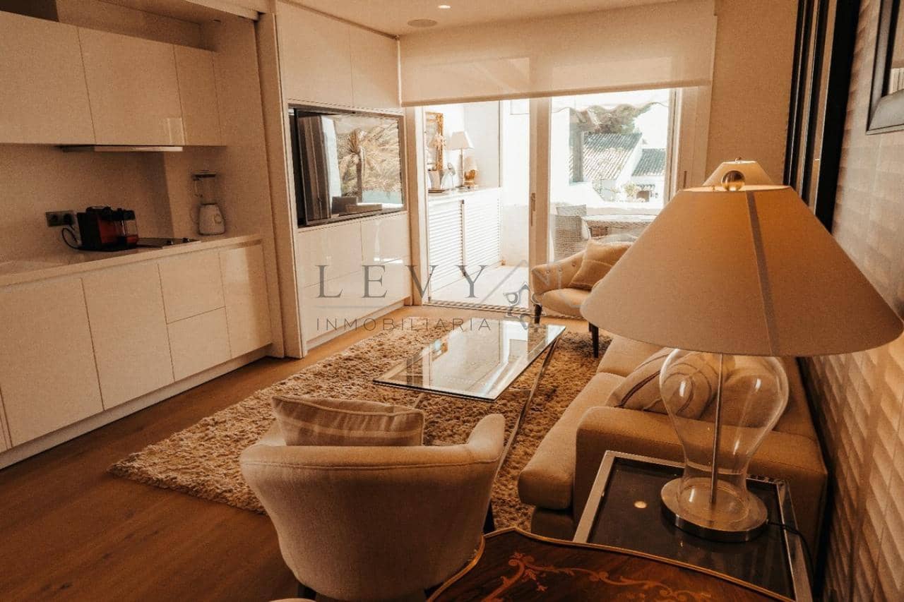 1 chambre Appartement à vendre à Marbella avec piscine garage - 1 100 000 € (Ref: 9583200)