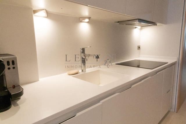 1 chambre Appartement à vendre à Lomas De Marbella, Marbella avec piscine garage - 1 100 000 € (Ref: 9583200)