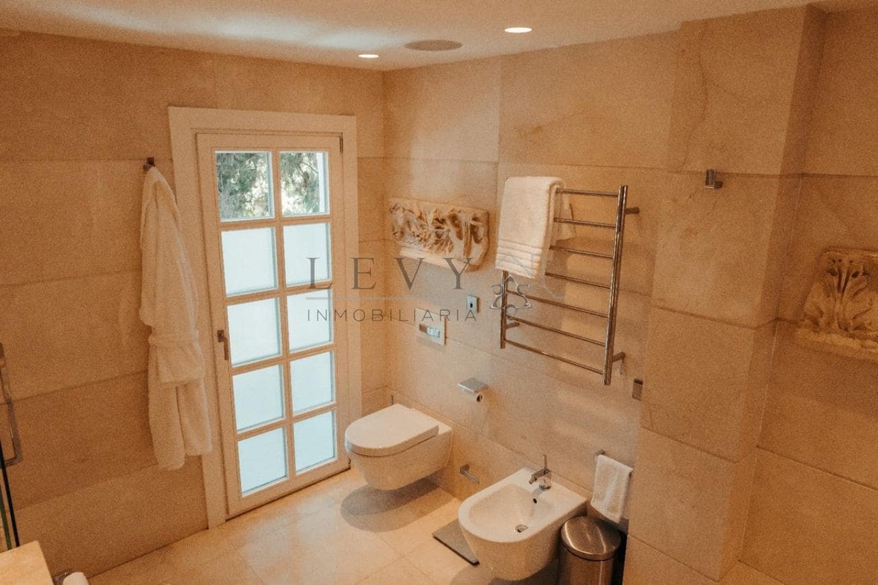 1 chambre Appartement à vendre à Marbella avec piscine garage - 1 100 000 € (Ref: 9583200)