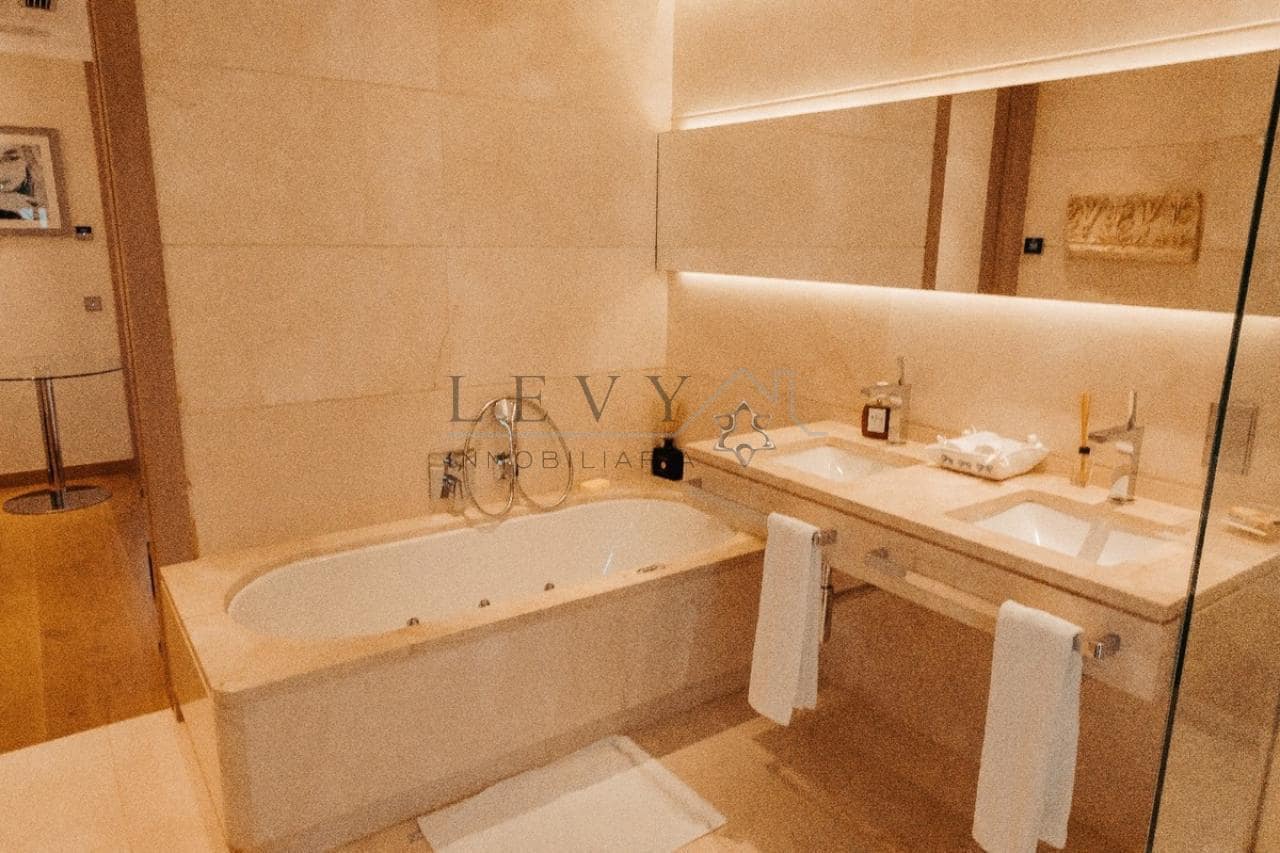 1 chambre Appartement à vendre à Marbella avec piscine garage - 1 100 000 € (Ref: 9583200)