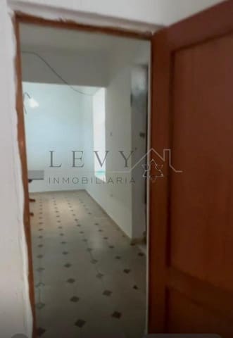 6 bedroom Flat for sale in Melilla - € 260,000 (Ref: 9583201)