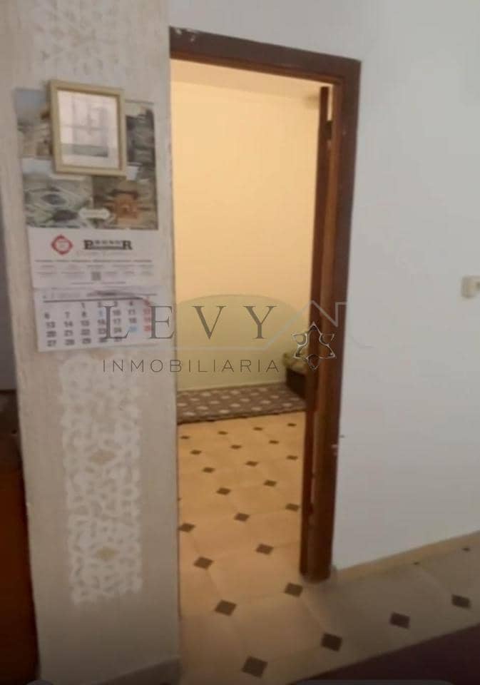 6 bedroom Flat for sale in Melilla - € 260,000 (Ref: 9583201)
