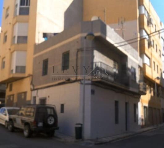6 bedroom Flat for sale in Melilla - € 260,000 (Ref: 9583201)