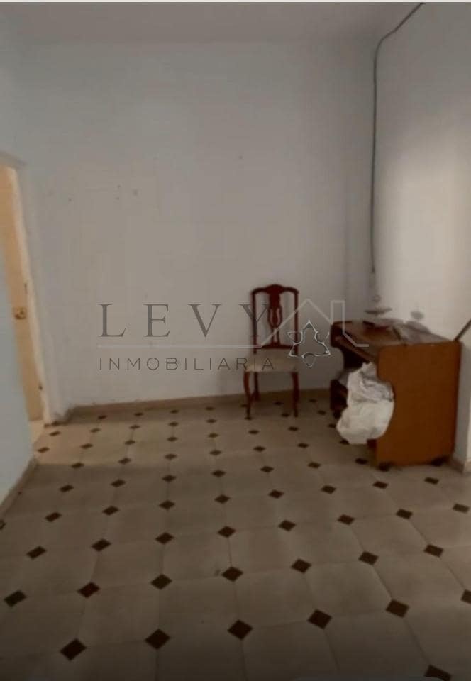 6 bedroom Flat for sale in Melilla - € 260,000 (Ref: 9583201)