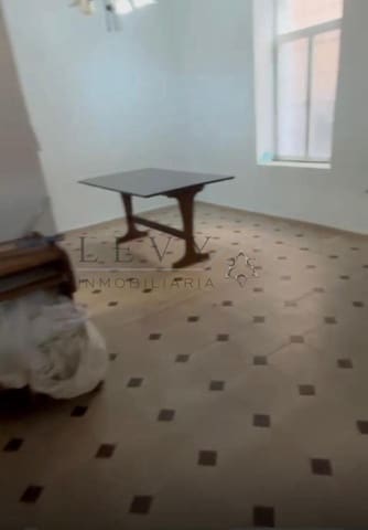 6 bedroom Flat for sale in Melilla - € 260,000 (Ref: 9583201)