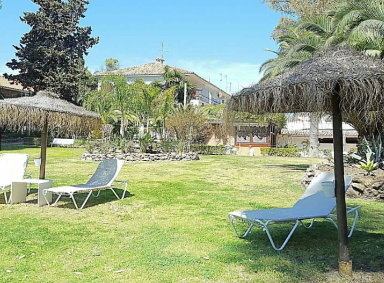 Piso de 2 habitaciones en Puerto Banus en venta con piscina garaje - 477.225 € (Ref: 9583202)