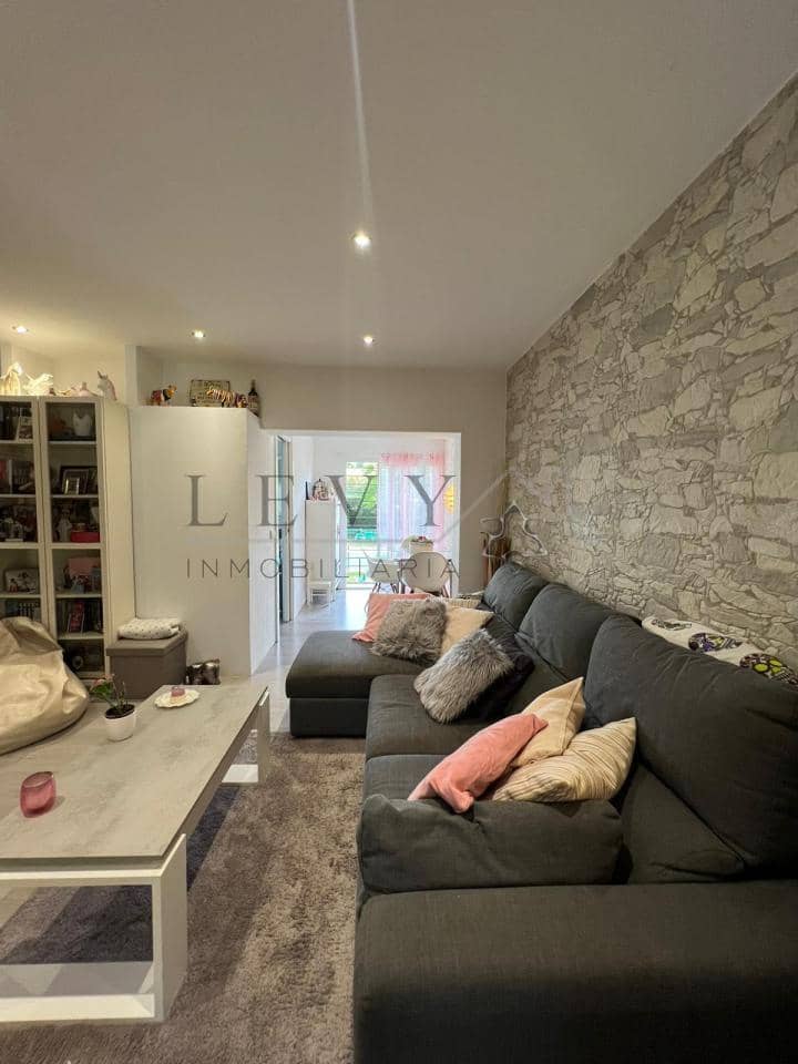 3 makuuhuone Asunto myytävänä paikassa Nueva Andalucia mukana uima-altaan 
autotalli - 300 000 € (Ref: 9583206)