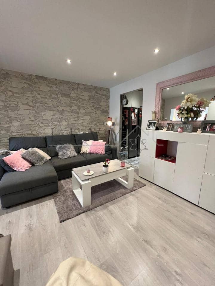 3 makuuhuone Asunto myytävänä paikassa Nueva Andalucia mukana uima-altaan 
autotalli - 300 000 € (Ref: 9583206)