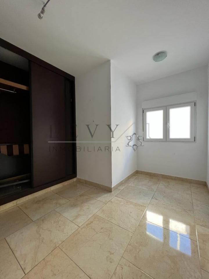 Casa de 8 habitaciones en Benalmádena en venta con garaje - 750.000 € (Ref: 9583207)