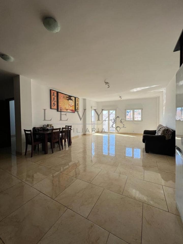 Casa de 8 habitaciones en Benalmádena en venta con garaje - 750.000 € (Ref: 9583207)