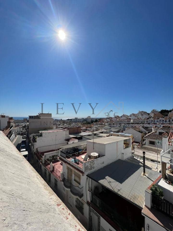 Casa de 8 habitaciones en Benalmádena en venta con garaje - 750.000 € (Ref: 9583207)
