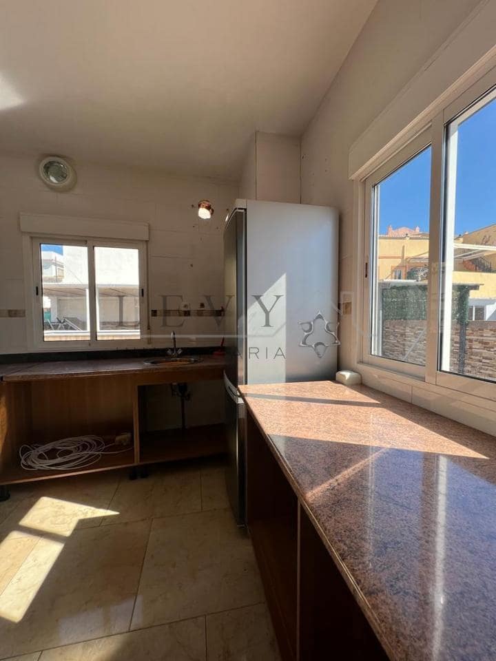 Casa de 8 habitaciones en Benalmádena en venta con garaje - 750.000 € (Ref: 9583207)