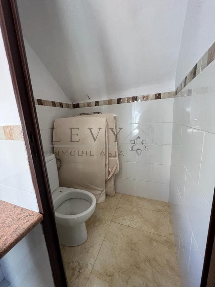 Casa de 8 habitaciones en Benalmádena en venta con garaje - 750.000 € (Ref: 9583207)