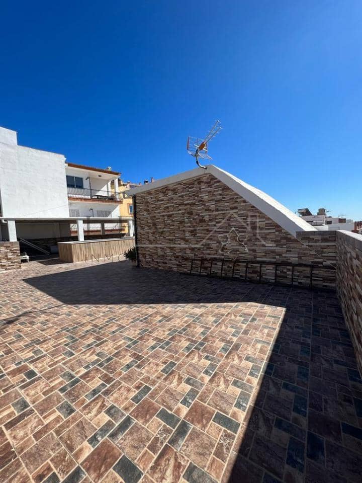 Casa de 8 habitaciones en Benalmádena en venta con garaje - 750.000 € (Ref: 9583207)