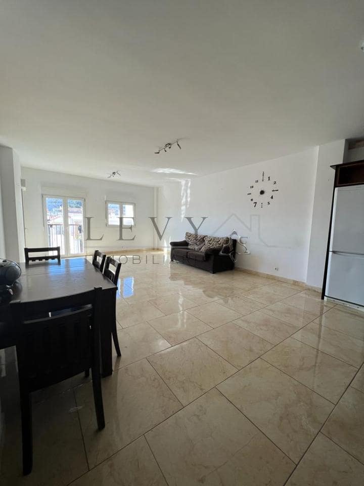 Casa de 8 habitaciones en Benalmádena en venta con garaje - 750.000 € (Ref: 9583207)