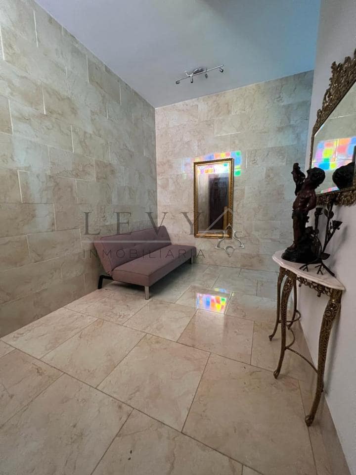 Casa de 8 habitaciones en Benalmádena en venta con garaje - 750.000 € (Ref: 9583207)