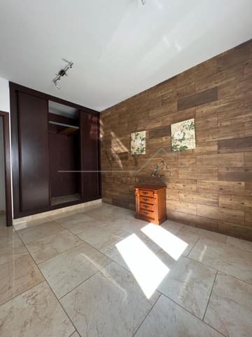 8 makuuhuone Omakotitalo myytävänä paikassa Arroyo de la Miel, Benalmádena mukana 
autotalli - 750 000 € (Ref: 9583207)