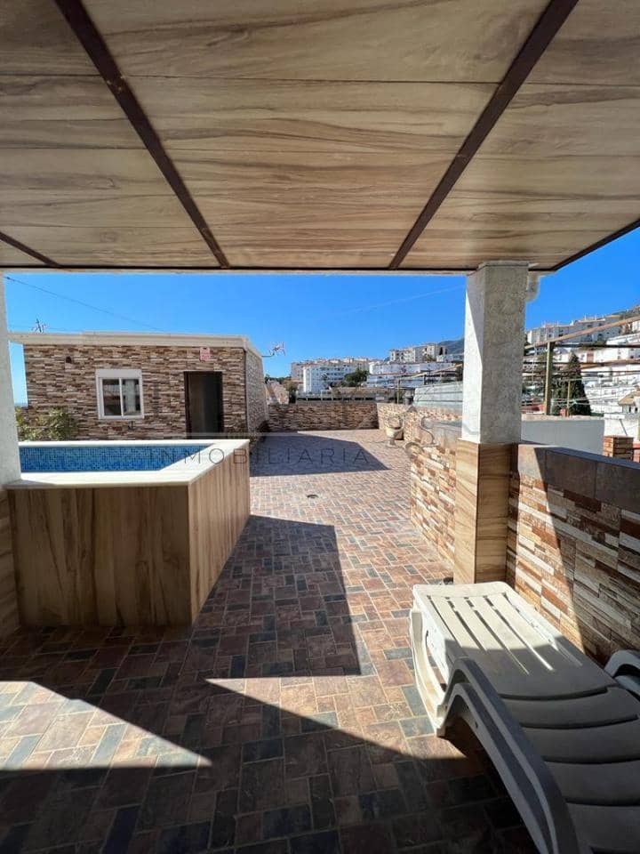 Casa de 8 habitaciones en Benalmádena en venta con garaje - 750.000 € (Ref: 9583207)