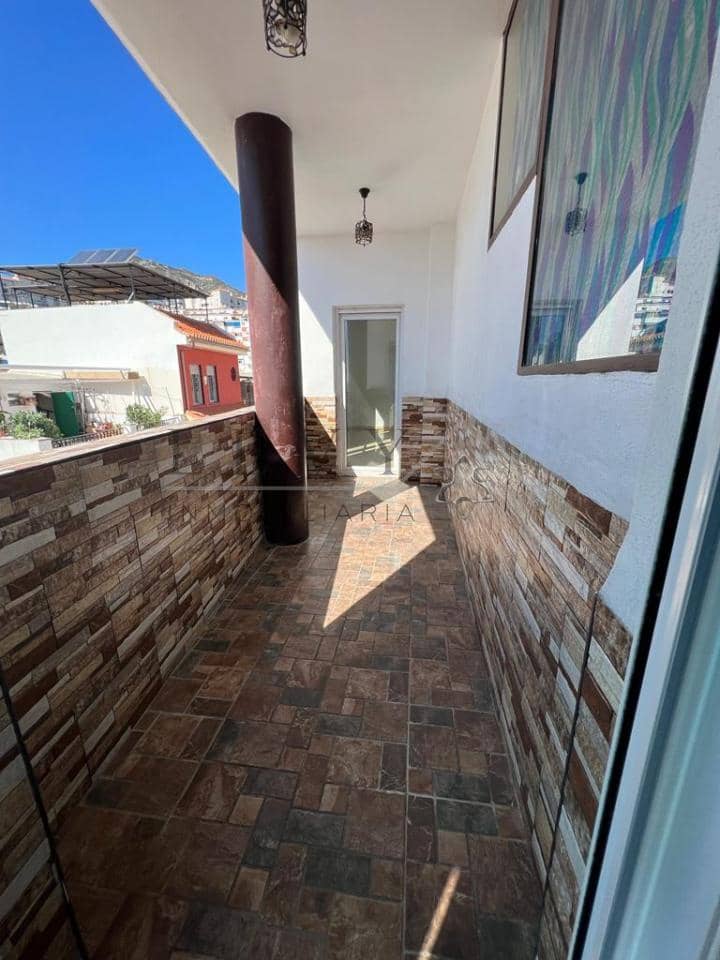 Casa de 8 habitaciones en Benalmádena en venta con garaje - 750.000 € (Ref: 9583207)